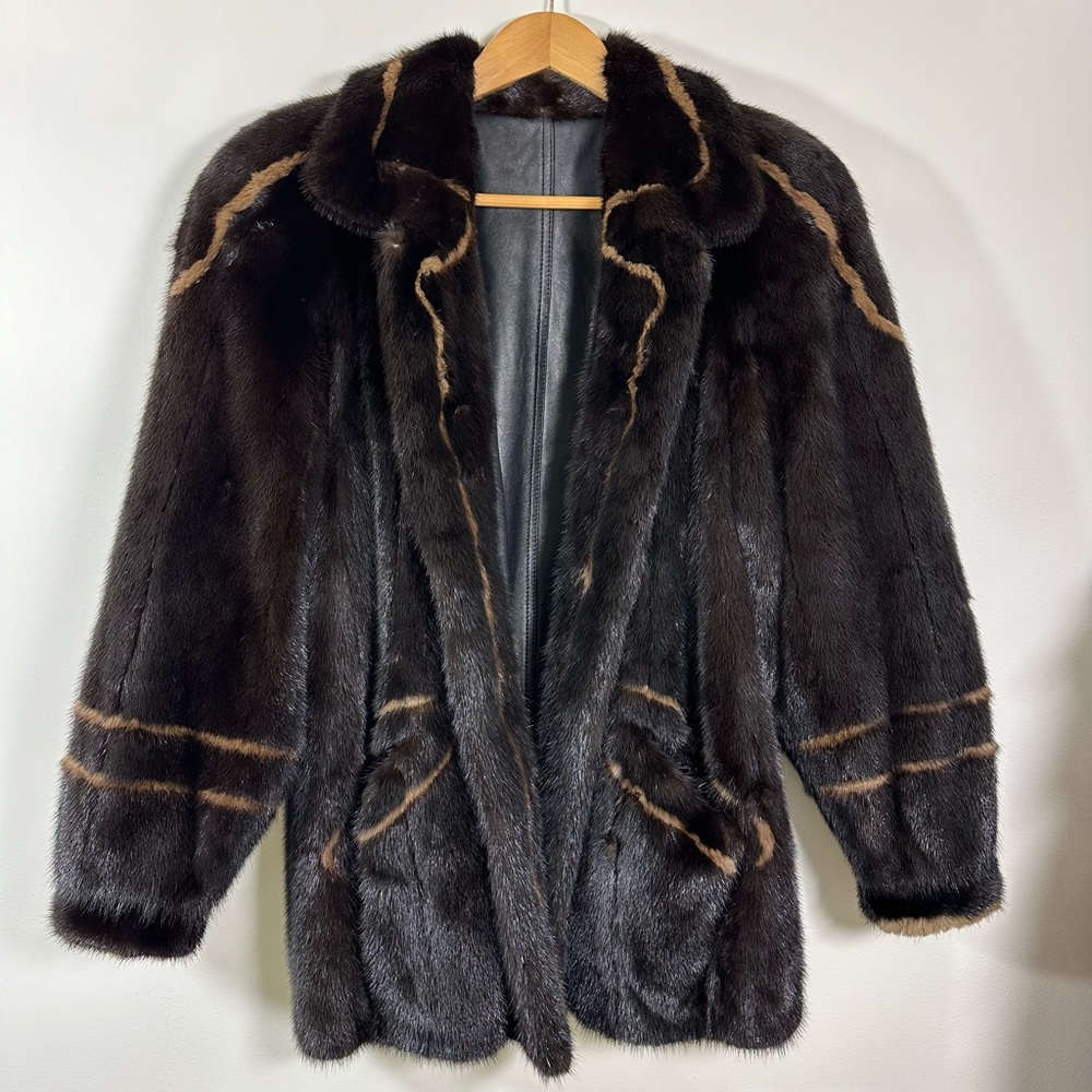 Gorgeous Oscar de la renta reversible mink and lamb leather coat